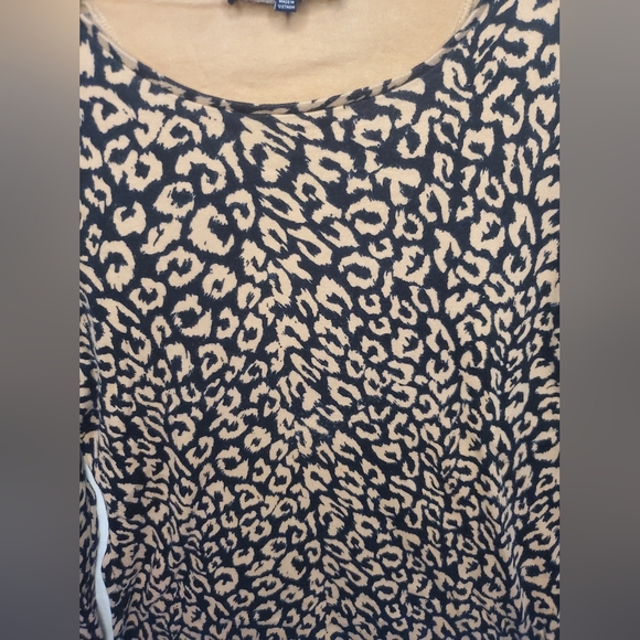 Pre-Loved Tan and Black Women’s Jones New York Long Sleeve Shirt Size Medium - Picture 6 of 9